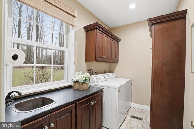 1160 STONEY RUN RD, Hummelstown, PA 17036