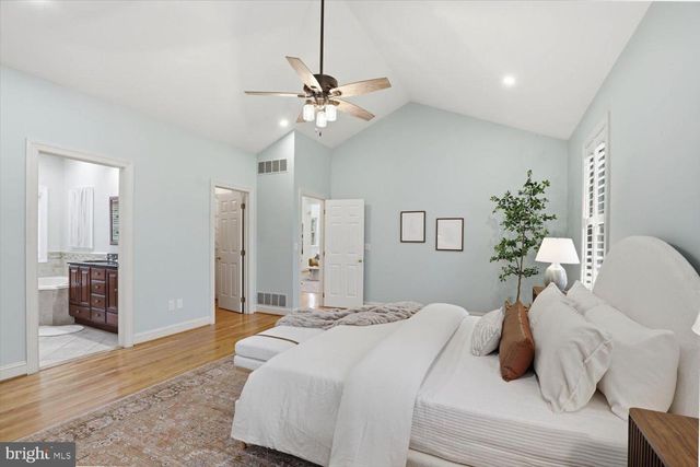 1160 STONEY RUN RD, Hummelstown, PA 17036