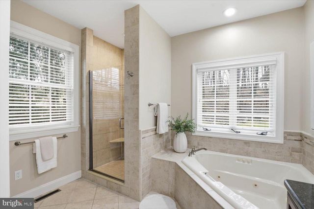 1160 STONEY RUN RD, Hummelstown, PA 17036