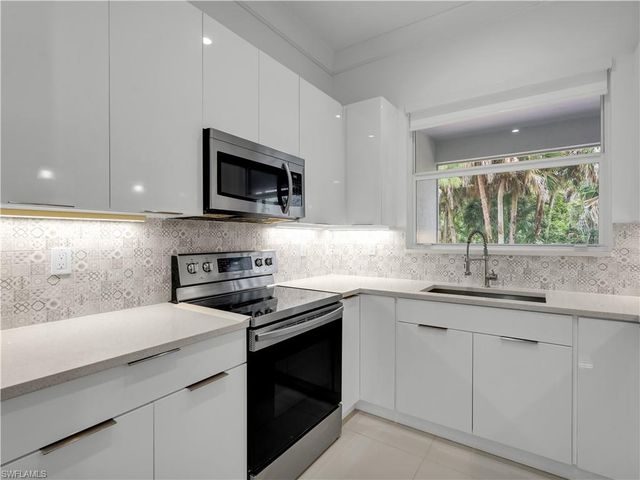 2991 18th AVE NE, Naples, FL 34120