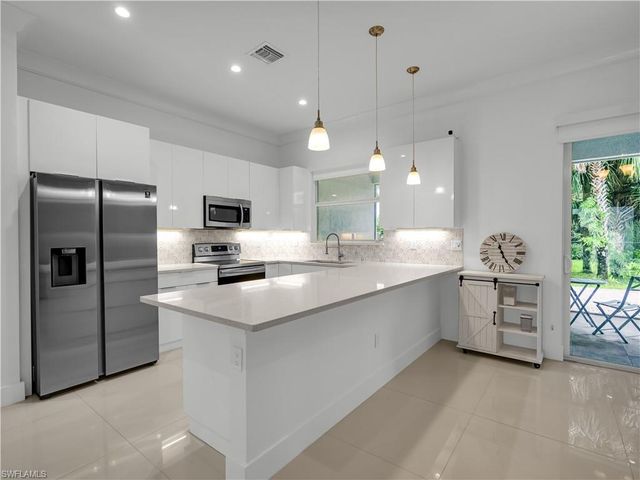 2991 18th AVE NE, Naples, FL 34120