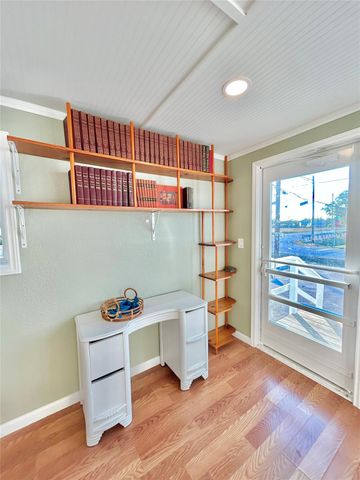 927 27th Street, Dickinson, TX 77539