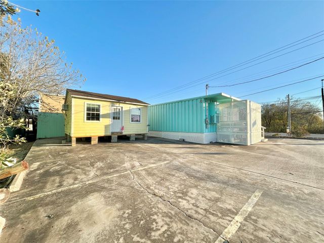 927 27th Street, Dickinson, TX 77539