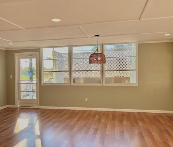 927 27th Street, Dickinson, TX 77539