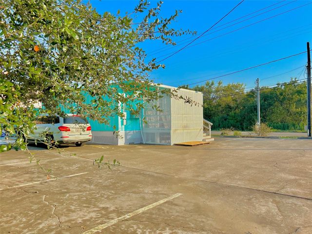 927 27th Street, Dickinson, TX 77539