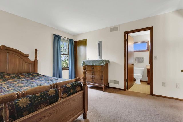 6497 Sky COURT, West Bend, WI 53095