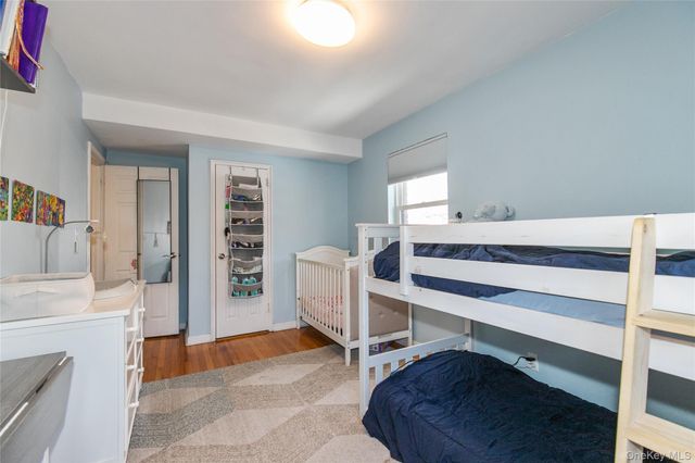 15 BEACH Roads 3A, Great Neck, NY 11023