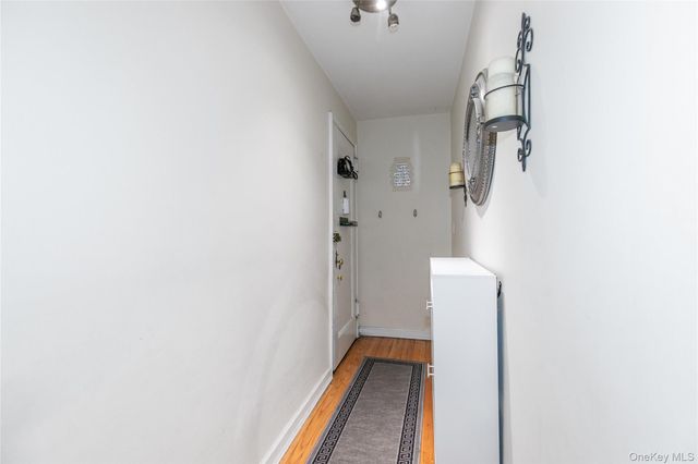 15 BEACH Roads 3A, Great Neck, NY 11023