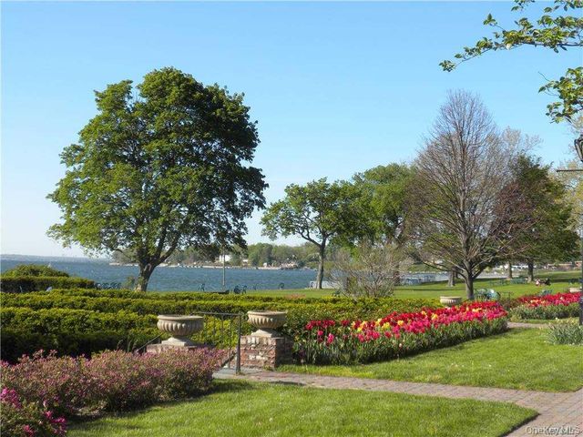 15 BEACH Roads 3A, Great Neck, NY 11023