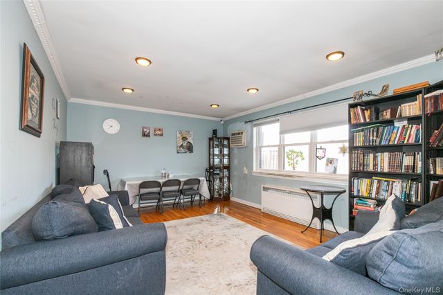 15 BEACH Roads 3A, Great Neck, NY 11023