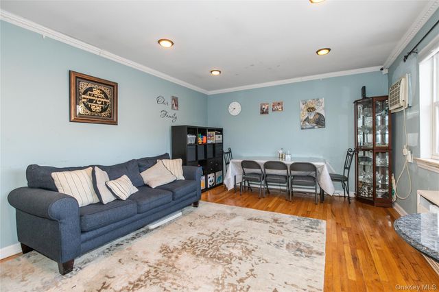 15 BEACH Roads 3A, Great Neck, NY 11023