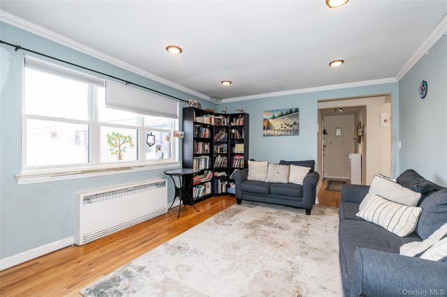 15 BEACH Roads 3A, Great Neck, NY 11023