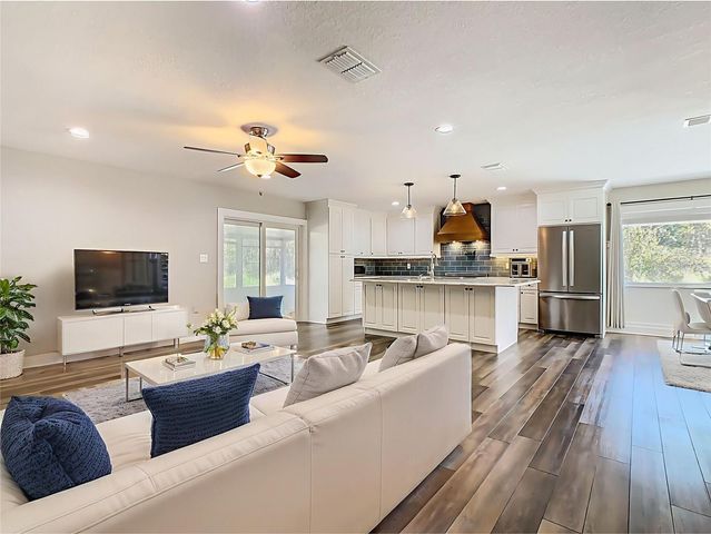 1904 FOXHOLLOW DRIVE E, Auburndale, FL 33823