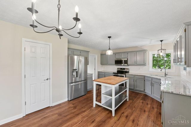 874 Ginger Ridge Drive, Trenton, OH 45067
