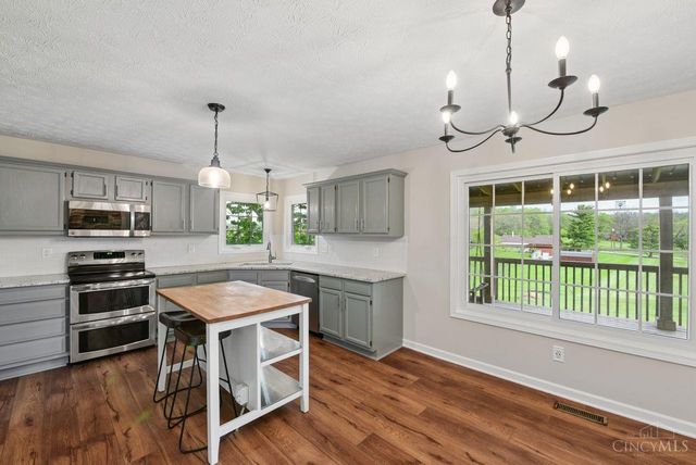 874 Ginger Ridge Drive, Trenton, OH 45067