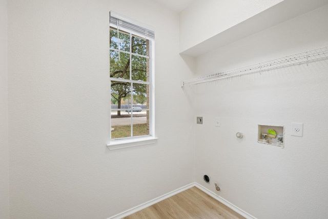 1305 Tudor House RD, Pflugerville, TX 78660