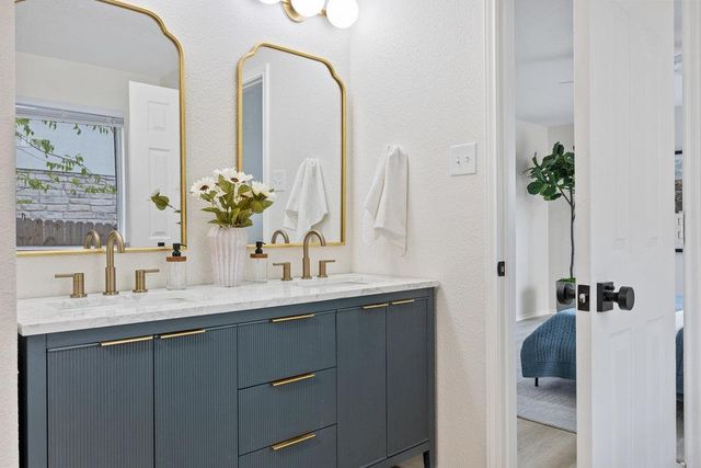 1305 Tudor House RD, Pflugerville, TX 78660