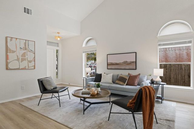 1305 Tudor House RD, Pflugerville, TX 78660