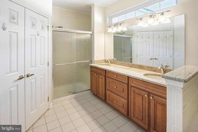 20 EVERETT DR, Columbus, NJ 08022