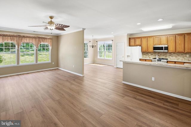 20 EVERETT DR, Columbus, NJ 08022