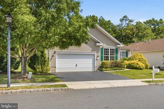 20 EVERETT DR, Columbus, NJ 08022