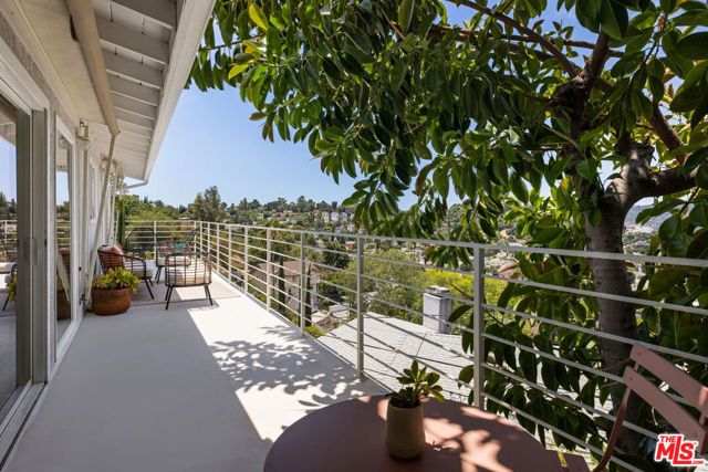 1241 Corona Drive, Glendale, CA 91205