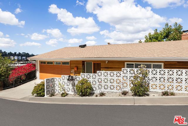 1241 Corona Drive, Glendale, CA 91205