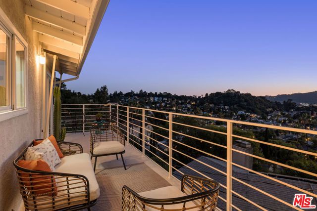 1241 Corona Drive, Glendale, CA 91205