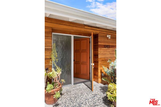 1241 Corona Drive, Glendale, CA 91205