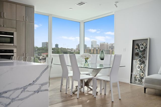 1010 W 10th ST 302, Austin, TX 78703