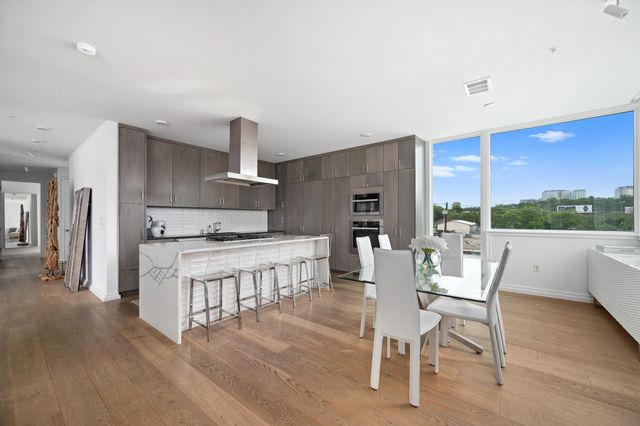 1010 W 10th ST 302, Austin, TX 78703