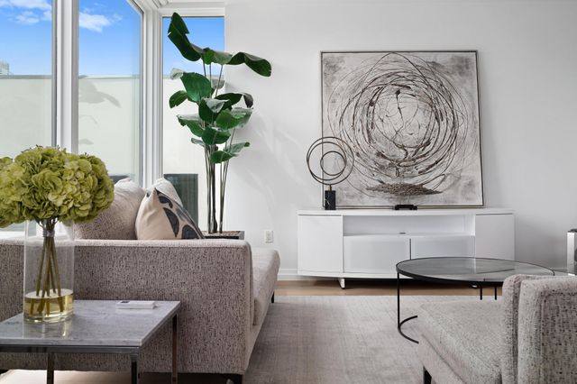 1010 W 10th ST 302, Austin, TX 78703