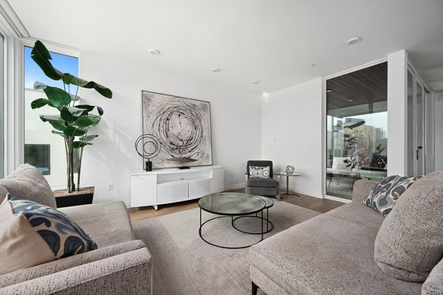 1010 W 10th ST 302, Austin, TX 78703