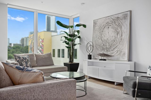 1010 W 10th ST 302, Austin, TX 78703
