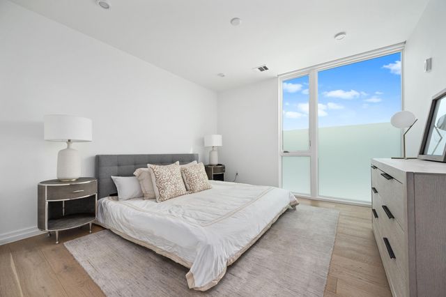 1010 W 10th ST 302, Austin, TX 78703