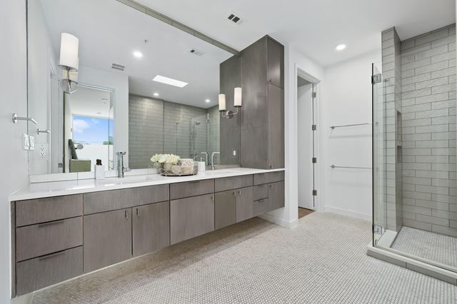 1010 W 10th ST 302, Austin, TX 78703