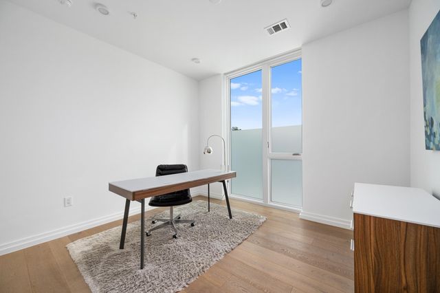 1010 W 10th ST 302, Austin, TX 78703