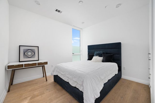 1010 W 10th ST 302, Austin, TX 78703