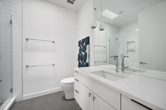 1010 W 10th ST 302, Austin, TX 78703