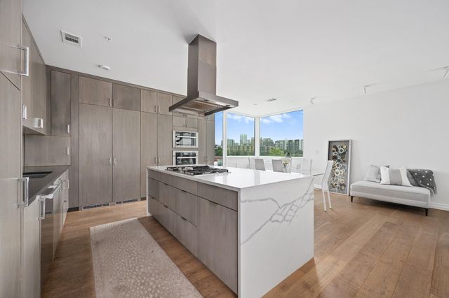 1010 W 10th ST 302, Austin, TX 78703