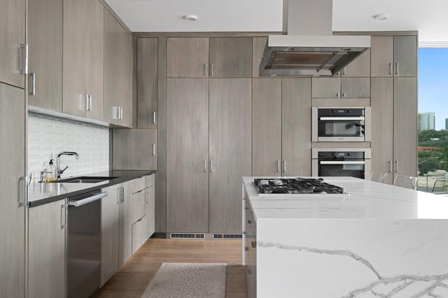 1010 W 10th ST 302, Austin, TX 78703