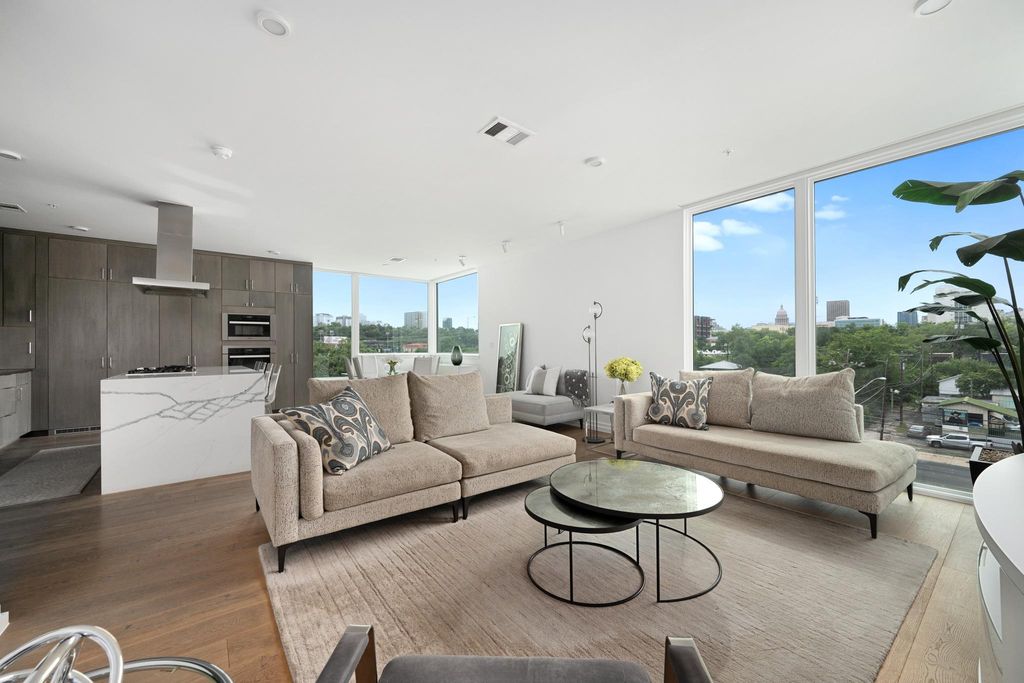 1010 W 10th ST 302, Austin, TX 78703