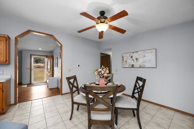 607 Reynolds Street, Le Claire, IA 52753