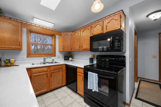 607 Reynolds Street, Le Claire, IA 52753