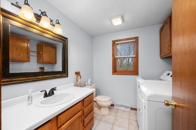 607 Reynolds Street, Le Claire, IA 52753