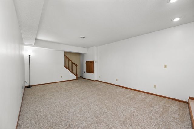 607 Reynolds Street, Le Claire, IA 52753