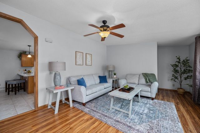 607 Reynolds Street, Le Claire, IA 52753