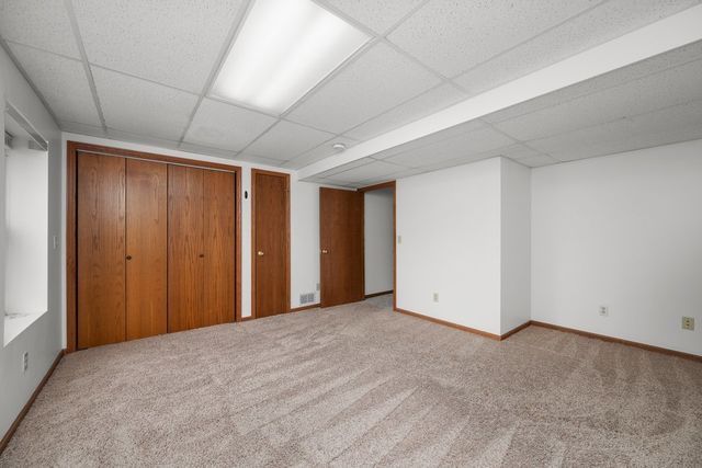 607 Reynolds Street, Le Claire, IA 52753