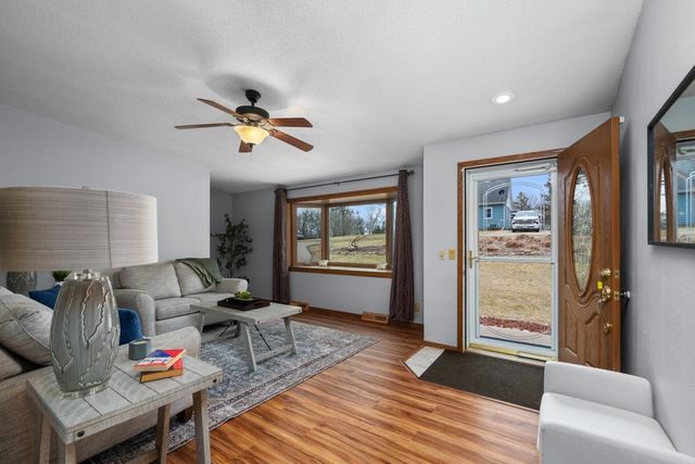 607 Reynolds Street, Le Claire, IA 52753