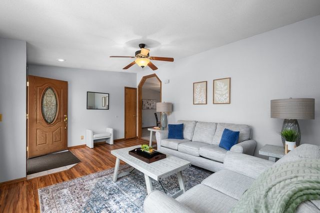 607 Reynolds Street, Le Claire, IA 52753